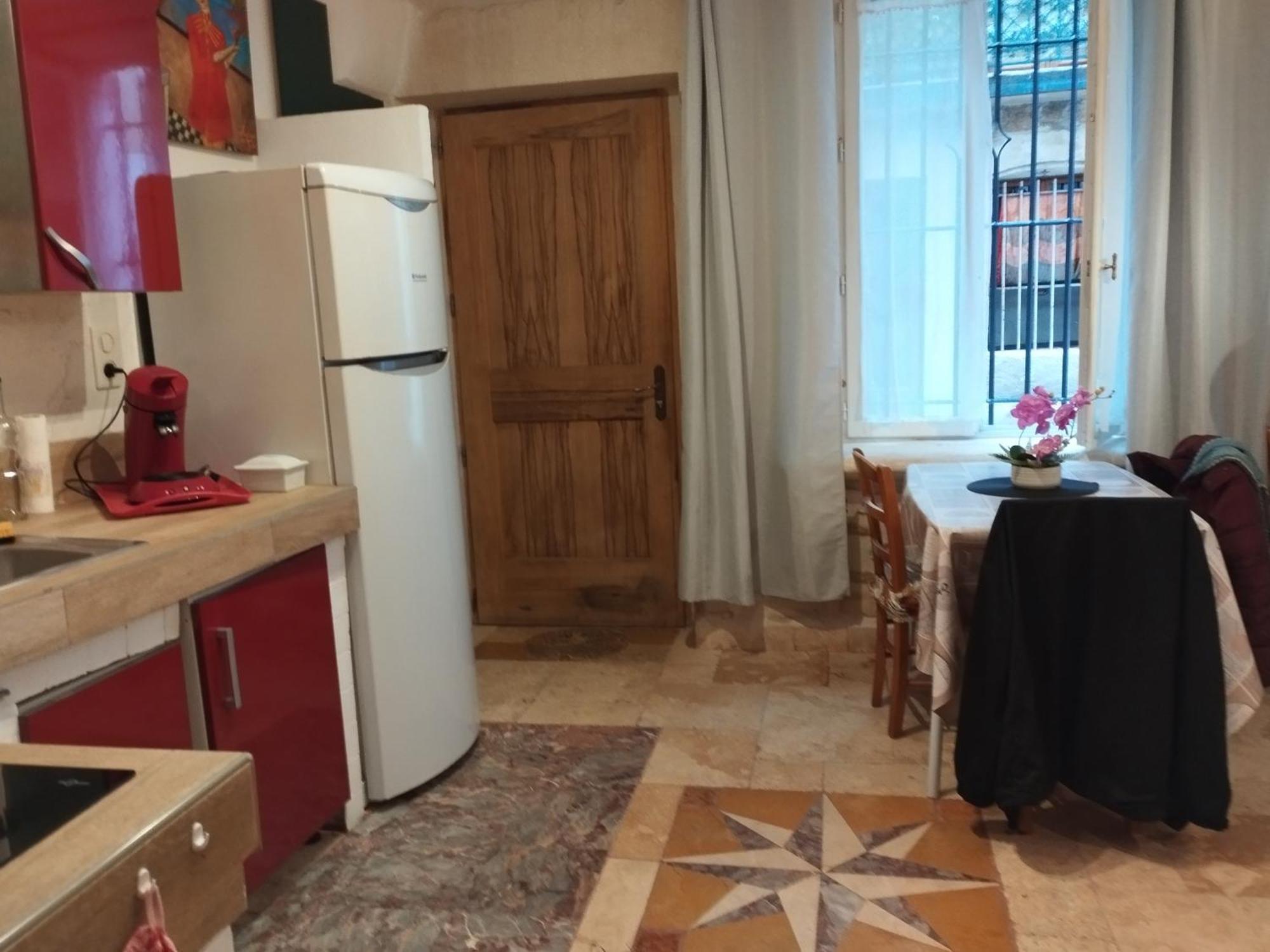 Tres Bel Appartement Cosy Et Chaleureux A Nîmes Exteriör bild