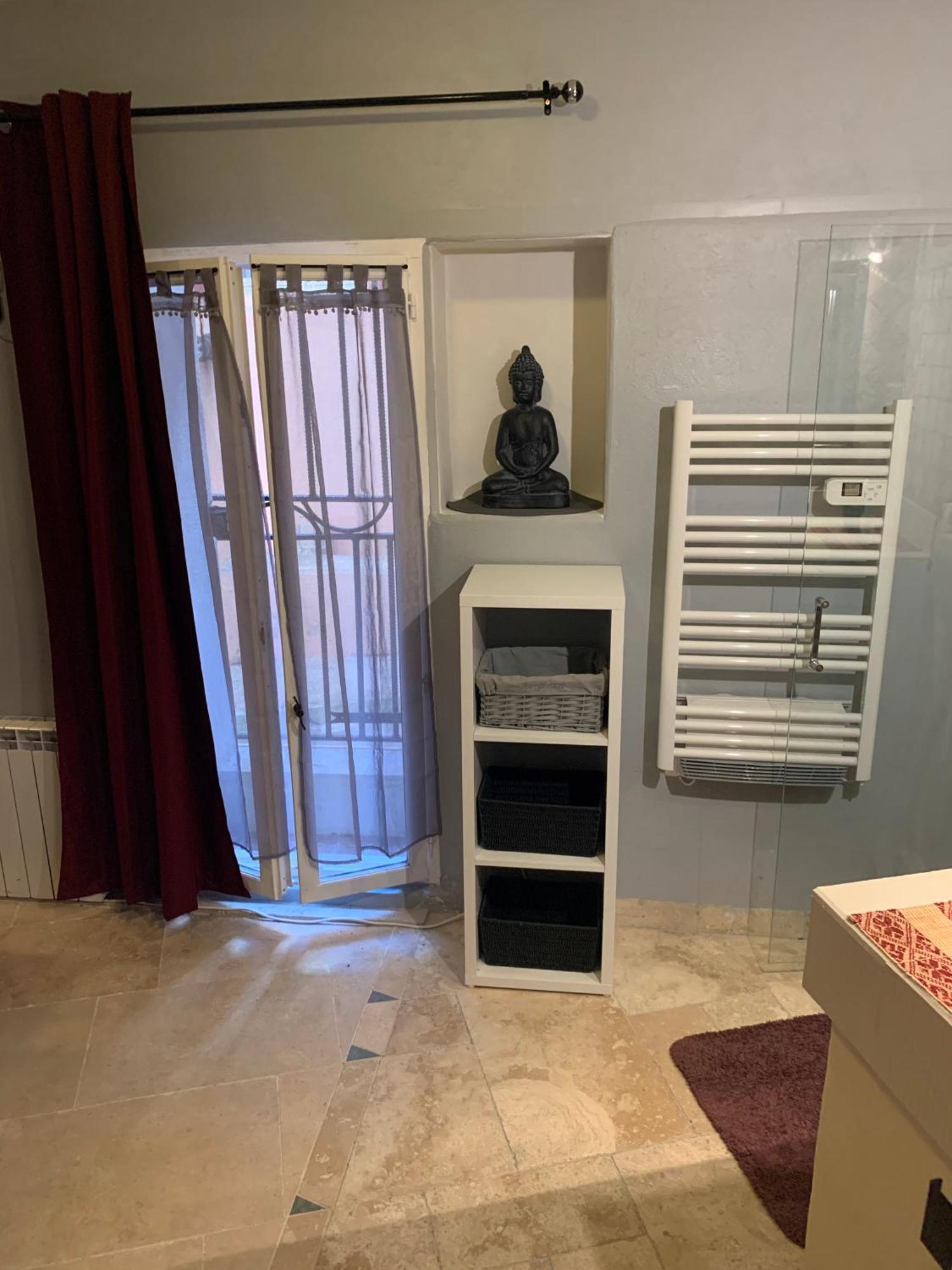 Tres Bel Appartement Cosy Et Chaleureux A Nîmes Exteriör bild